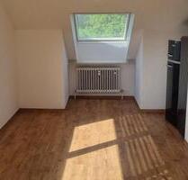 Schöne helle Dachgeschoßwohnung in 95473 Creußen