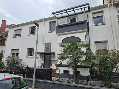 Foto - Modernes Zweifamilienhaus mit zwei privaten Gärten & Pools