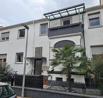 Modernes Zweifamilienhaus mit zwei privaten Gärten & Pools - Ludwigshafen am Rhein Mundenheim