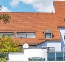 Ganz oben - 3-Zimmer-Wohnung mit Einbauküche, Loggia und TG-Stellplatz, Landshut-Konradviertel