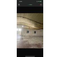 Lagerfläche mit WC, Büro und Lagertor in Mendig