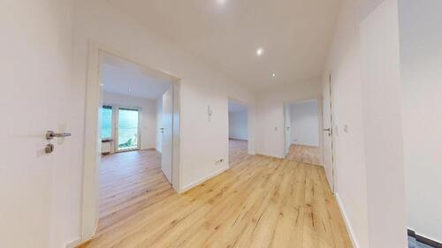 Foto - +++Kernsanierte moderne 3 Zimmer, Küche, Tageslicht-Duschbad, mit Südbalkon+++