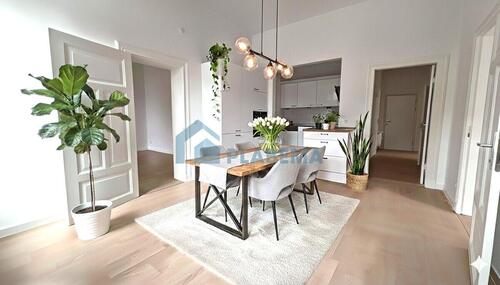 Foto - Geräumige 3 Zimmer- Wohnung, 3er- WG tauglich, mit Einbauküche, frisch renoviert