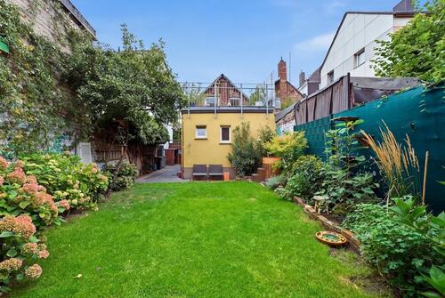Foto - Backsteinhaus mit grünem Garten & Dachterrasse – provisionsfrei