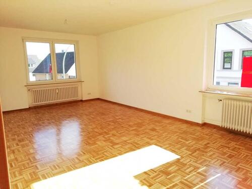 Foto - TOPLAGE: Modernisierte, schicke 4-Zi-Wohnung mit schönem Badkomfort, Balkon, Gäste-WC+Gartennutzung