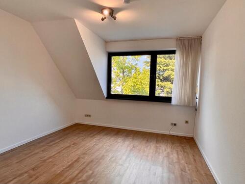 Foto - WG geeignete 4 Zimmer Wohnung teilmöbliert in Köln Poll