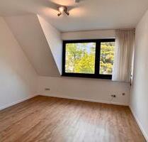 WG geeignete 4 Zimmer Wohnung teilmöbliert in Köln Poll