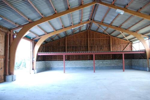 Foto - Lagerhalle 370 qm freitragend, verkehrsgünstig, mit Bühnen 520 qm