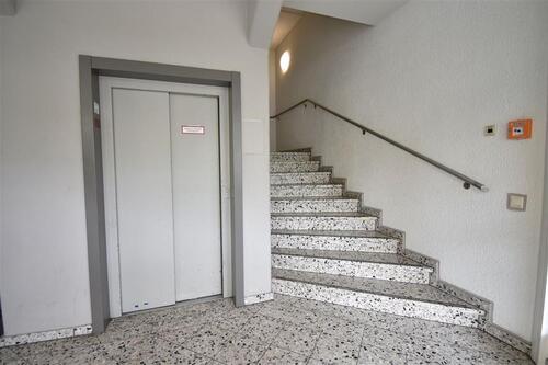 Foto - Ab sofort bezugsfrei! Gepflegte Gewerbeeinheit mit 10 TG-Stlpl. in Lierenfeld