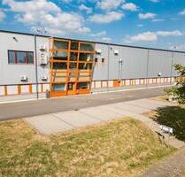 Gewerbeanwesen in zentraler Lage: Moderne Produktions- und Lagerhallen mit Erweiterungspotenzial direkt an der A4 - Hörselberg-Hainich