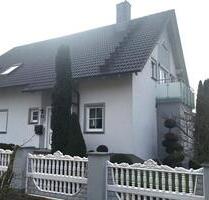 Freistehendes Haus mit Einliegerwohnung in Mainleus