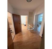 Helle 2-Zimmer Wohnung mit Einbauküche - Krefeld Benrad