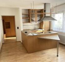 Helle 1,5 -Zimmer-Wohnung in Stuttgart Süd mit TG Platz