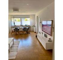 Zu Verkaufen: 4 Zimmer Hochparterre Wohnung mit Balkon und Garage - Arnsberg Rusch