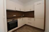 Foto - Hier schmort der Braten in der Röhre...neu sanierte 3-RW mit Einbauküche u. Dusche!!!