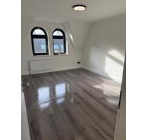 Moderne 3,5 Zimmer Dachgeschosswohnung in Gelsenkirchen-Ückendorf