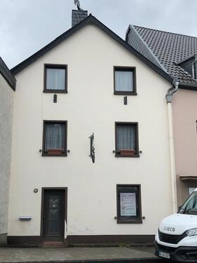 Foto - Doppelhaushälfte mit Freifläche in zentraler Lage