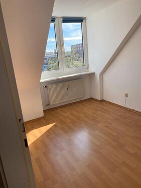 Foto - Helle 3-Zimmer-Dachgeschosswohnung in Wandsbek - Top Lage