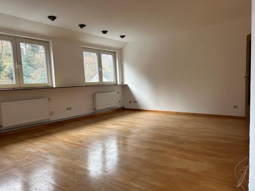 Foto - Bezugsfertige Dachgeschosswohnung ohne Dachschrägen
