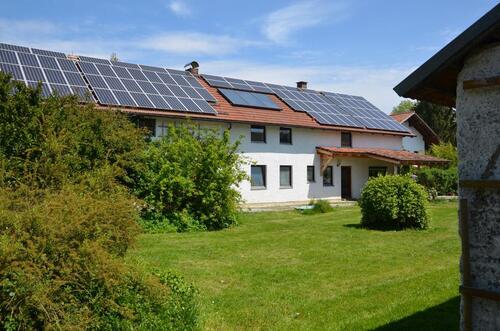 Foto - Ehemaliges Bauernhaus mit großen Garten