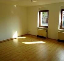 Schöne Einraumwohnung mit Einbauküche und Duschbad - Bad Belzig