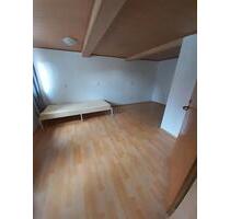 WG Zimmer Nähe Schweinfurt - 360,00&nbsp;EUR Kaltmiete, ca.&nbsp; 12,00&nbsp;m&sup2; in Schweinfurt (PLZ: 97424) Bellevue