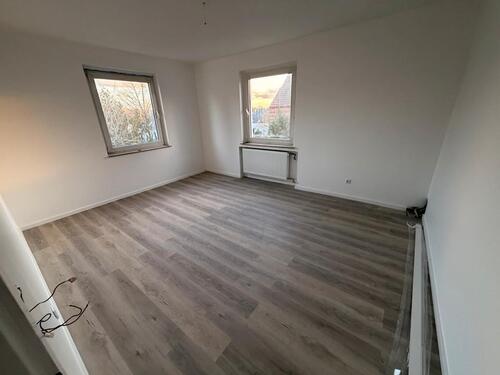 Foto - Kernsanierte 4 Zimmer Wohnung mit Stellplatz u Balkon in Herford