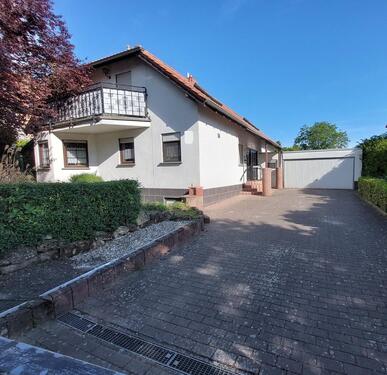 Foto - Freistehendes Haus mit großen Garten