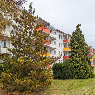 Foto - 1. OG, Balkon und neu saniert - 420,00&nbsp;EUR Kaltmiete, ca.&nbsp; 60,00&nbsp;m&sup2;