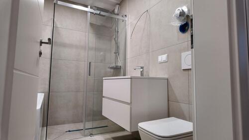 Foto - ++TOP neu renovierte 2 ZKB++Balkon++Einbauküche++Parkett