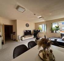 ab 01.07. zwei Zimmer mit offener Küche, Bad, Abstellraum in Freiendiez