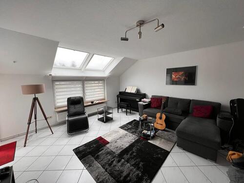 Foto - Charmante 2-Zimmer-Dachgeschosswohnung mit Balkon & EBK in Hann.