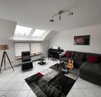 Charmante 2-Zimmer-Dachgeschosswohnung mit Balkon & EBK in Hann. - Dransfeld