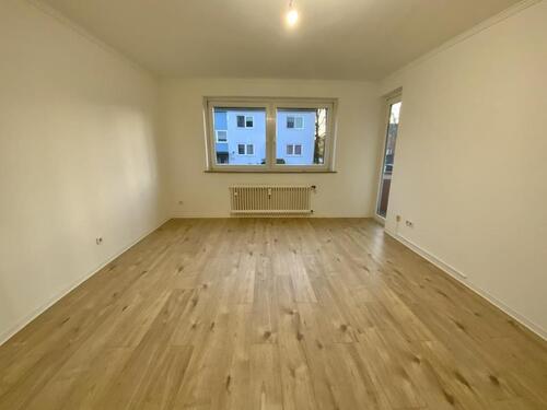 Foto - Neuer Laminatboden: Erdgeschosswohnung an der Kahlertstraße frei!