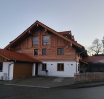 Exklusive Neubau‑Doppelhaushälfte mit 8 Zimmern, Garten & Garage - Antdorf