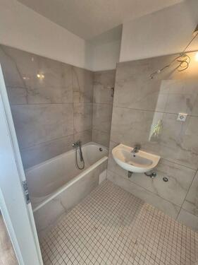 Foto - Frisch renovierte 3-Zimmer Wohnung mit Balkon [VAC-19141]