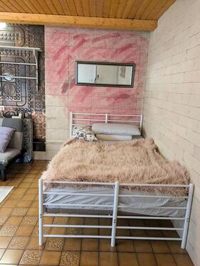 Foto - Möbliertes Zimmer im Souterrain (ca. 26 m2) zu vermieten