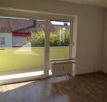 Lichtdurchflutete helle Wohnung in 4 Fam. Haus mit Balkon - Feuchtwangen