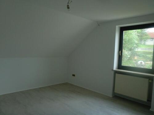 Foto - 3-Zi-DG-Wohnung - 630,00&nbsp;EUR Kaltmiete, ca.&nbsp; 90,00&nbsp;m&sup2;