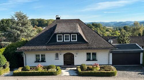 Foto - Freistehendes Einfamilienhaus mit Einliegerwohnung