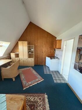 Foto - Teilmöbliertes Appartement im Dachgeschoß im Großraum München