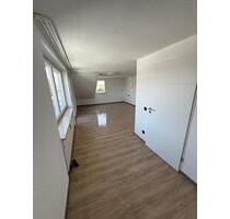 Moderne 2 Zimmer Dachgeschosswohnung in Neu Ulm Burlafingen - Neu-Ulm