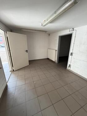 Foto - Für ruhiges Gewerbe , Lager, Büro, Garage, Aufenthaltsraum 72qm