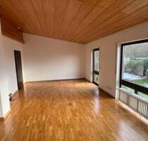 Freistehender Bungalow mit 2 Appartements (provisionsfrei) - Würzburg Dürrbachau