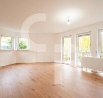 PROVISIONSFREI: ERSTBEZUG MIT BALKON + STELLPLATZ IN ÖSTRINGEN