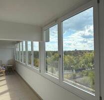 Helle 2-Zimmer-Wohnung mit Loggia, Einbauküche und Stellplatz - Augsburg Universitätsviertel