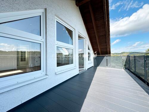 Foto - FREIRAUM4 +++ Geräumige Dachgeschosswohnung mit Balkon und Aussicht !