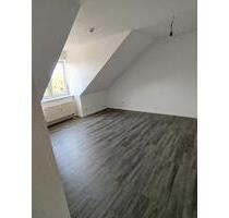 NEU RENOVIERT! 1 Raum Wohnung mit Blick ins Grüne im Dachgeschoss - Güstrow