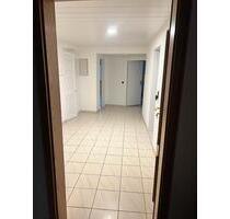 Große 3 Zimmer Wohnung -Helle Räume und Große Küche + Bad - Karben