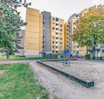 Helle 3-Zimmer-Etagenwohnung in Braunschweig – 79,79 m² mit Laminatboden und Badewanne